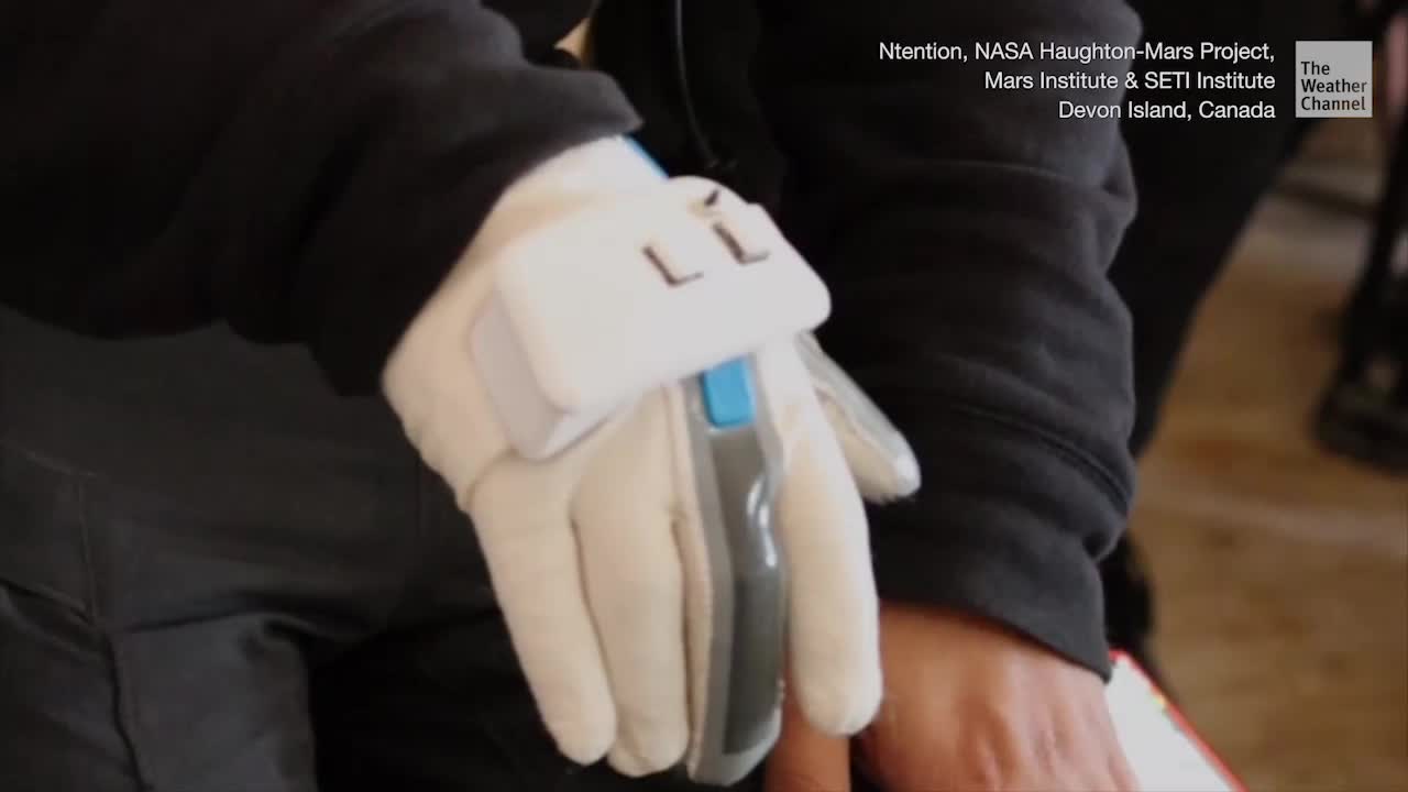 Smart Glove Could Allow Astronauts to Control Drones in Space