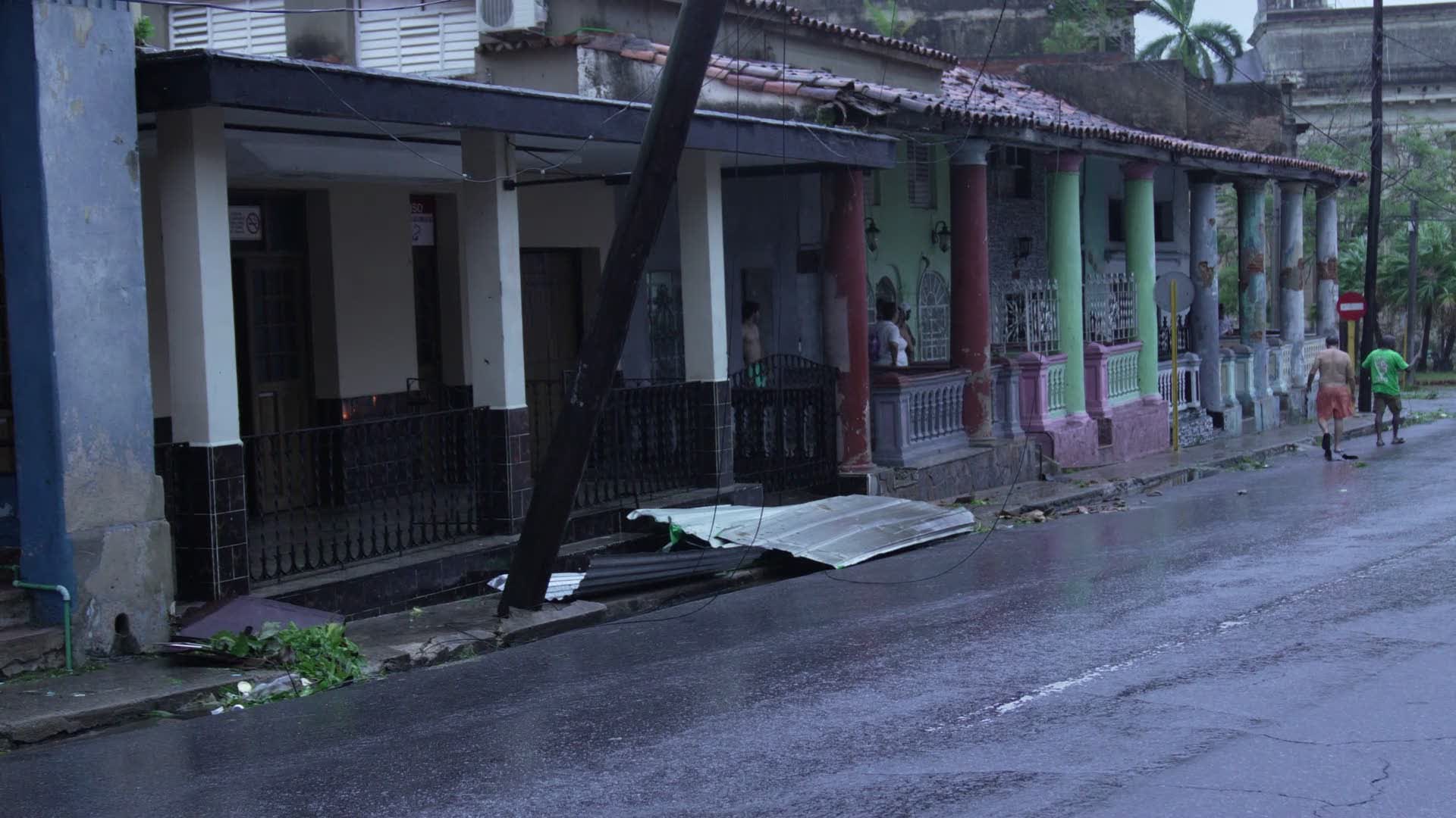 Ian Knocks Out Cuba’s Entire Power Grid Videos from The Weather Channel