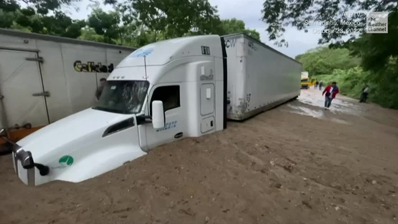 Roslyn Causing Mudslides, Flooding & Damage In Mexico Videos from The