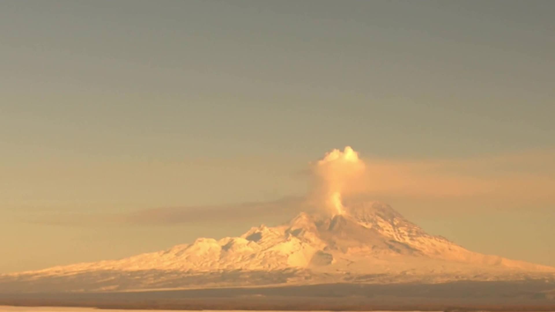 Russian earthquake and volcano today