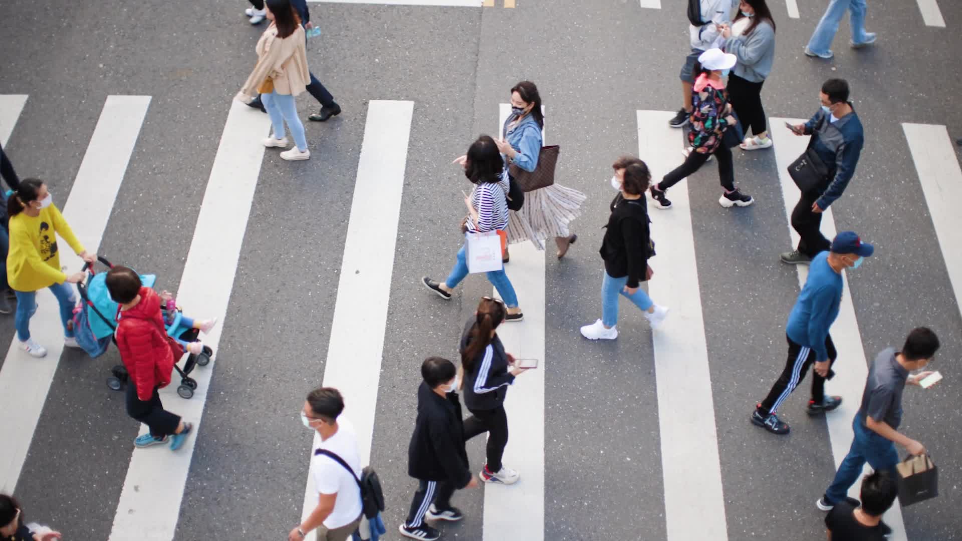 There&rsquo;s A Tripledemic Of Reasons To Mask Up Again