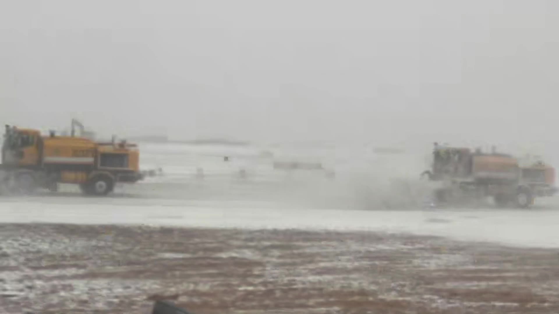 Army Of Plows Fights Storm At O'Hare Videos from The Weather Channel