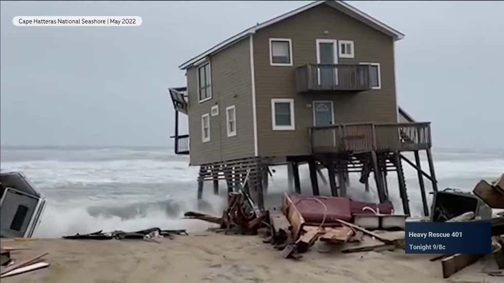Outer Banks Houses Collapse Into The Atlantic Videos From The Weather Outer banks houses collapse into the atlantic videos from the weather
