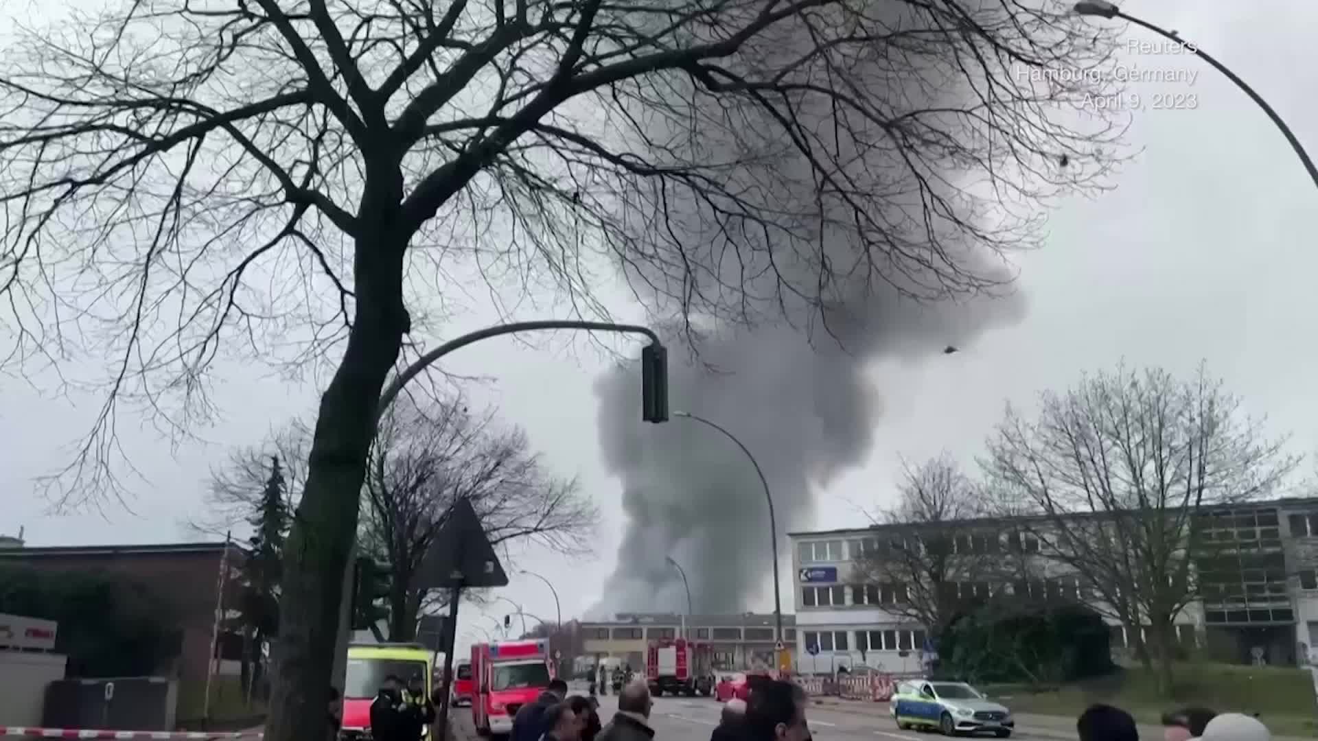 Possible Toxins Released Into Air From Hamburg, Germany, Fire Videos