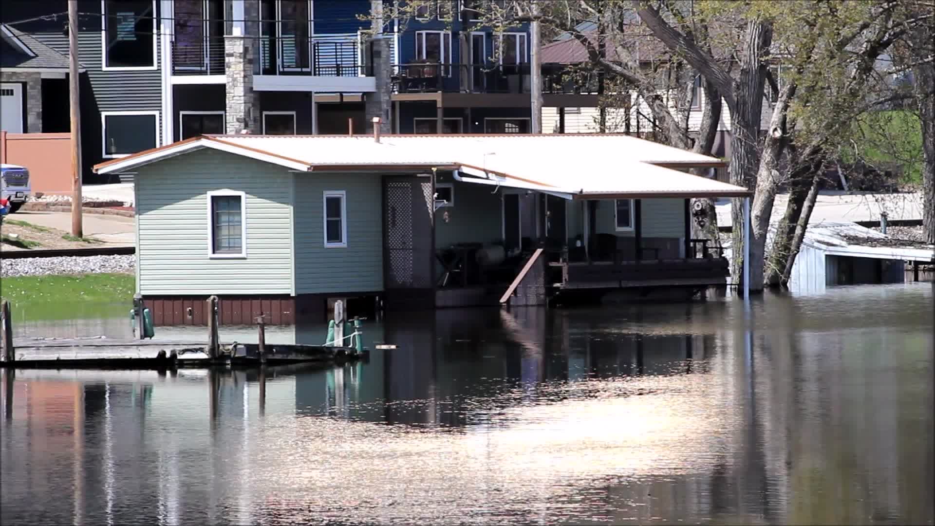 Small Businesses Along Flooded Mississippi Struggling Videos from The Weather Channel