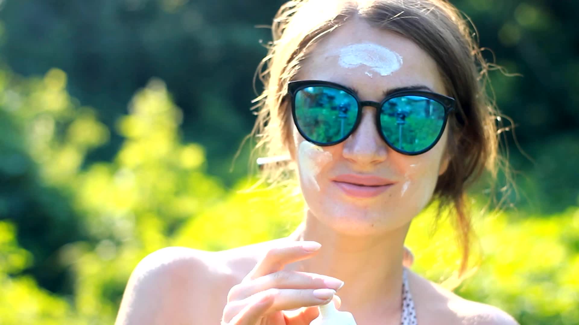 Why Should You Wear Sunscreen In Winter? Videos from The Weather Channel