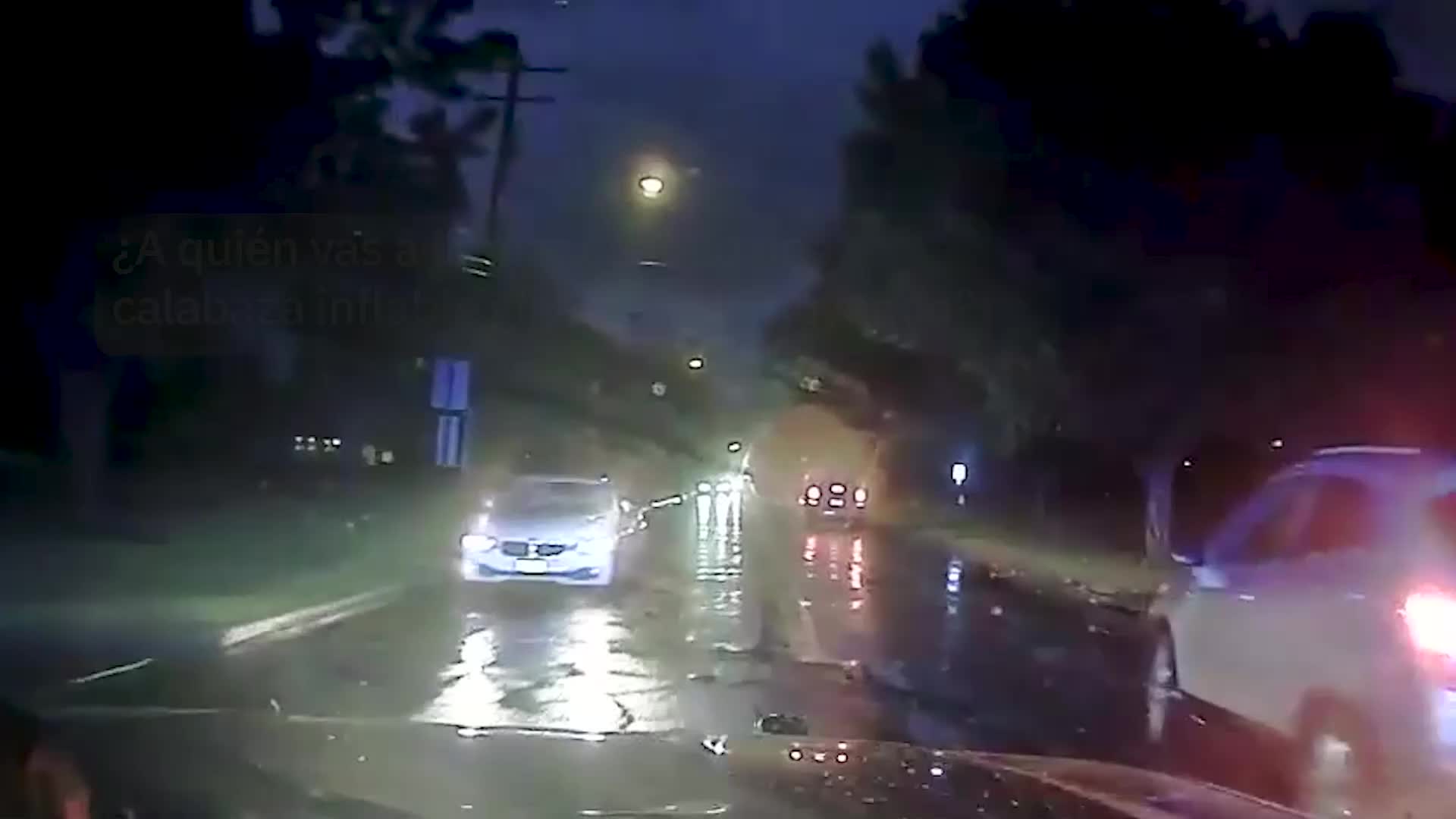 Fuertes Vientos, Una Calabaza Enorme y un Oficial Videos de The