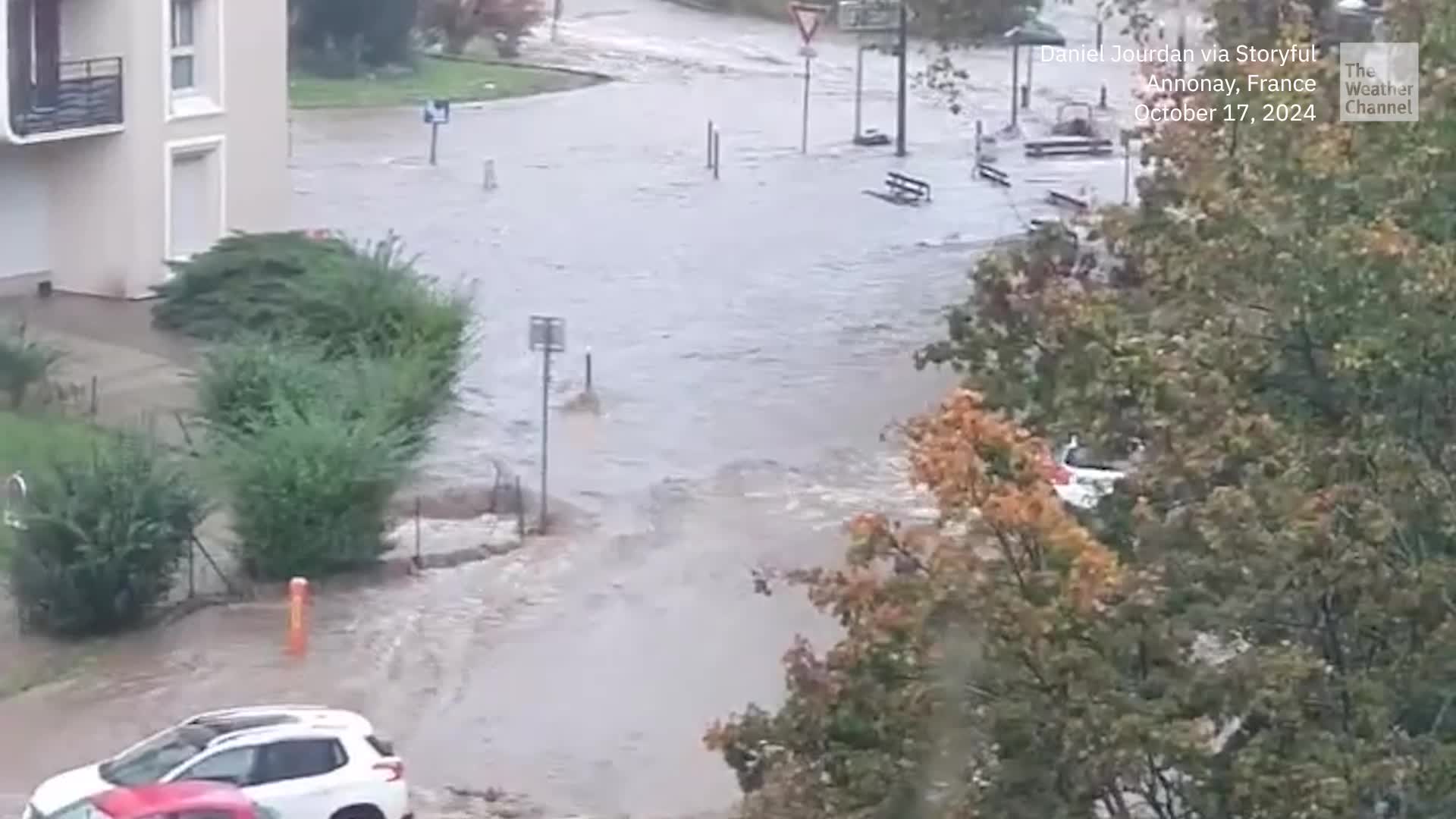 Escuelas evacuadas y ciudades inundadas por las inundaciones en Francia