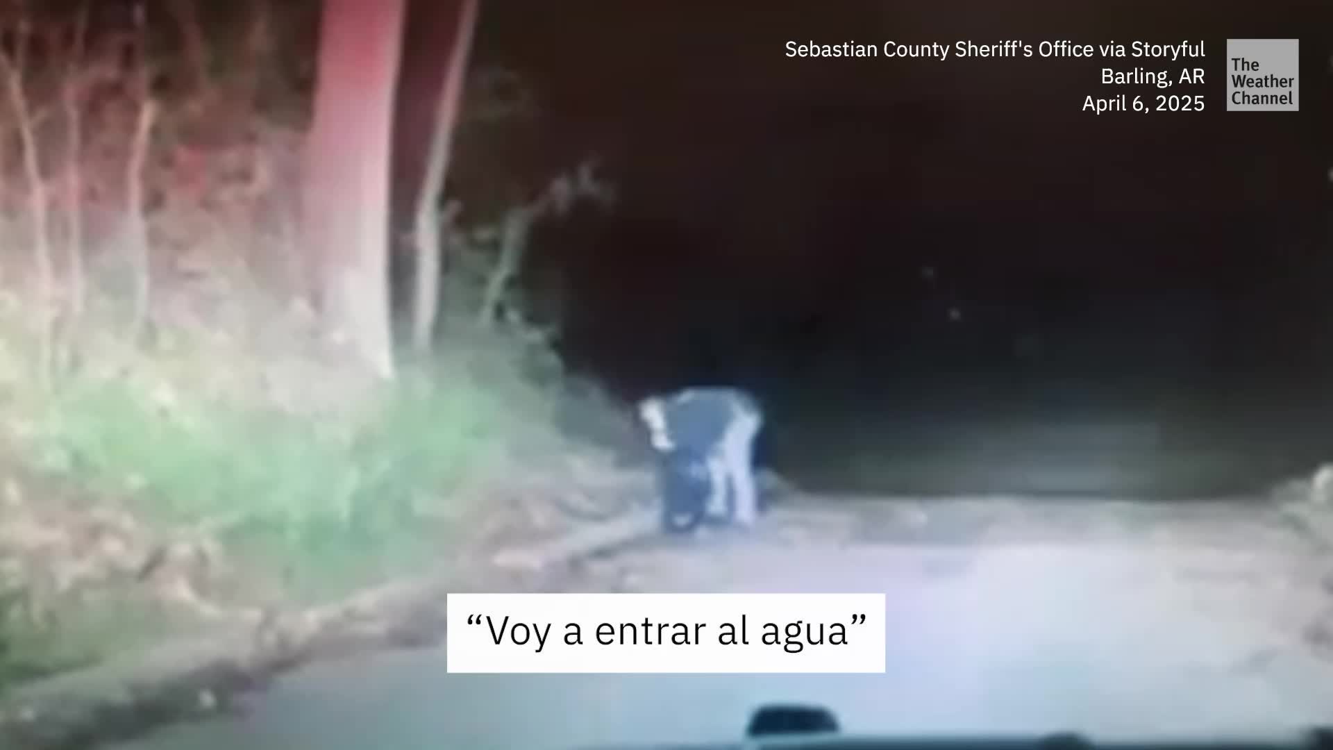 Extreme Arkansas River Rescue: Officer Saves Driver - News Directory 3