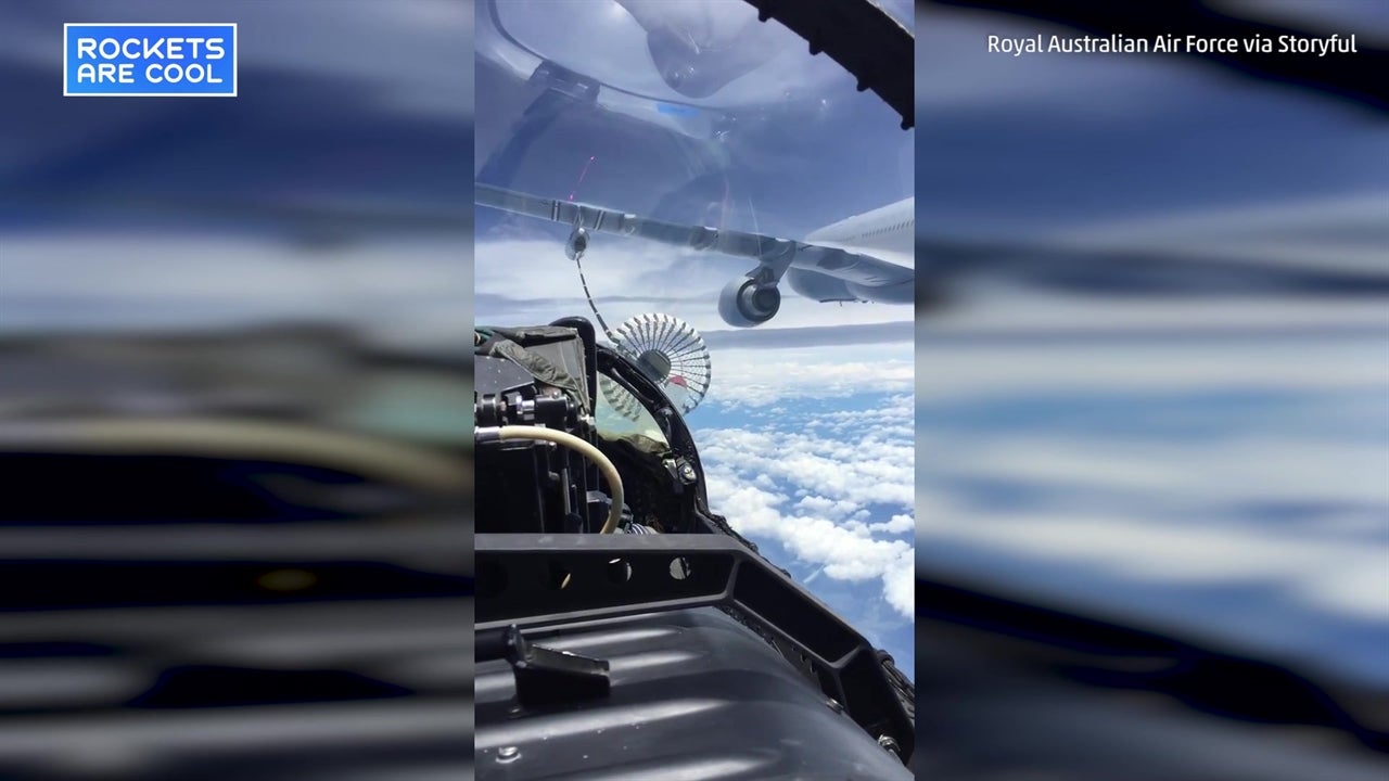 Fighter Jets Caught on Camera Being Refueled