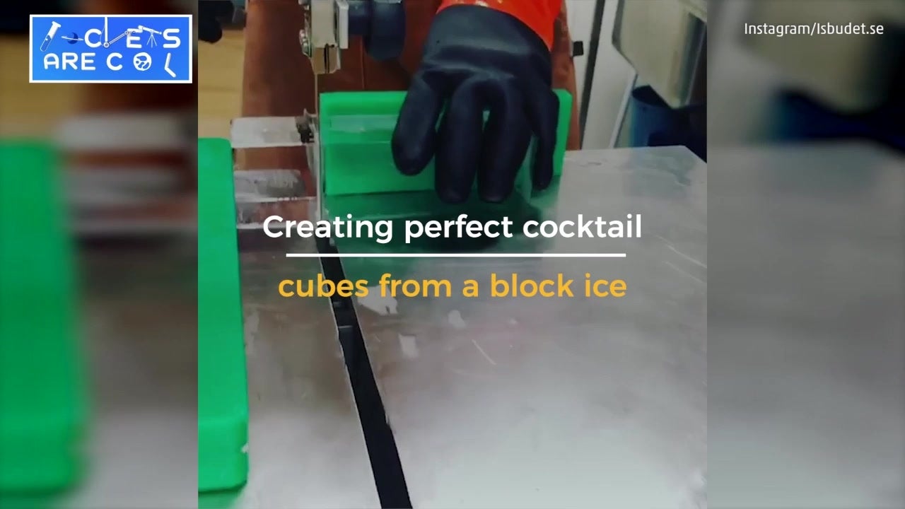 Ice Distributor Demonstrates Art of Carving