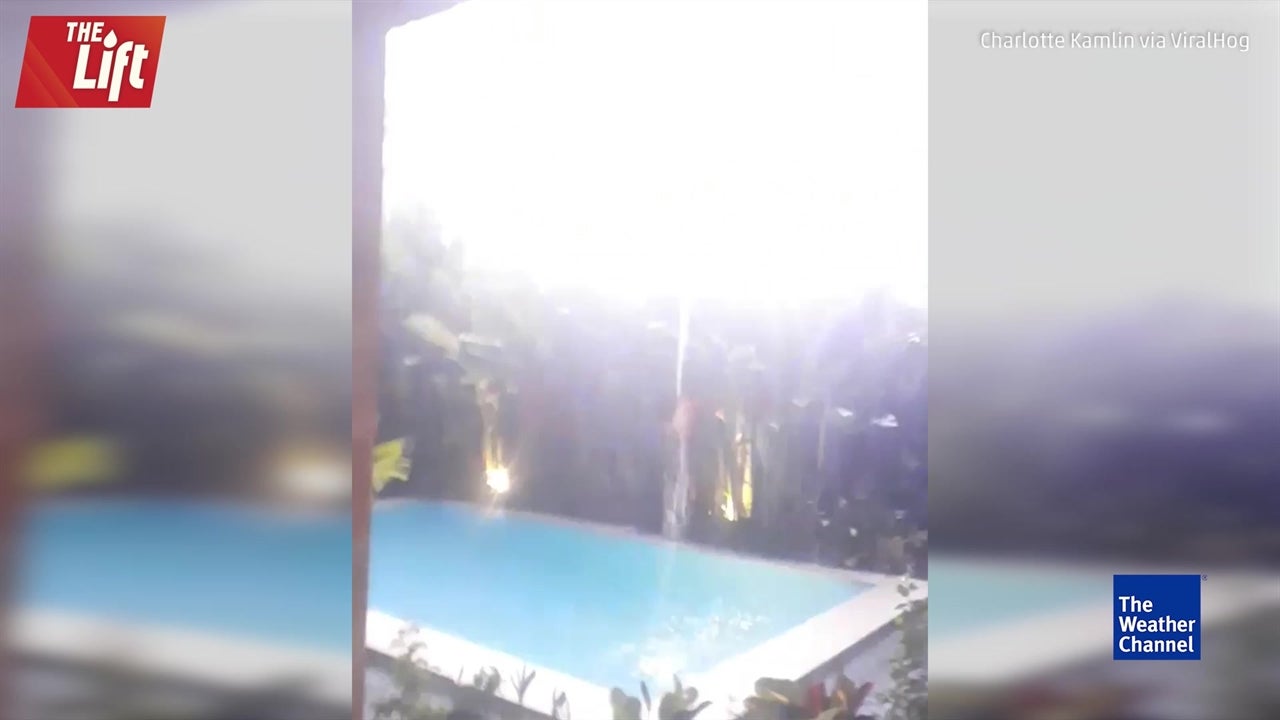 Lightning Bolt Strikes Pool in Bali, Indonesia, Frightens Tourists
