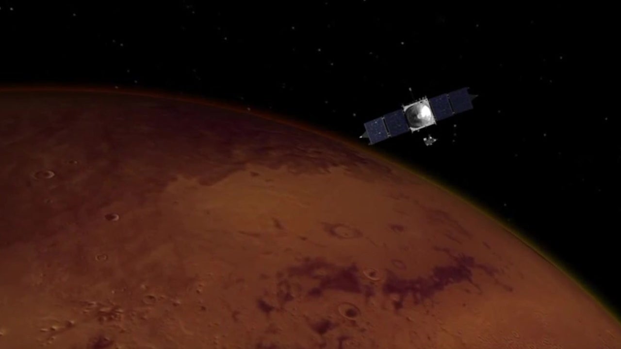 Dust Clouds Found in Martian Atmosphere