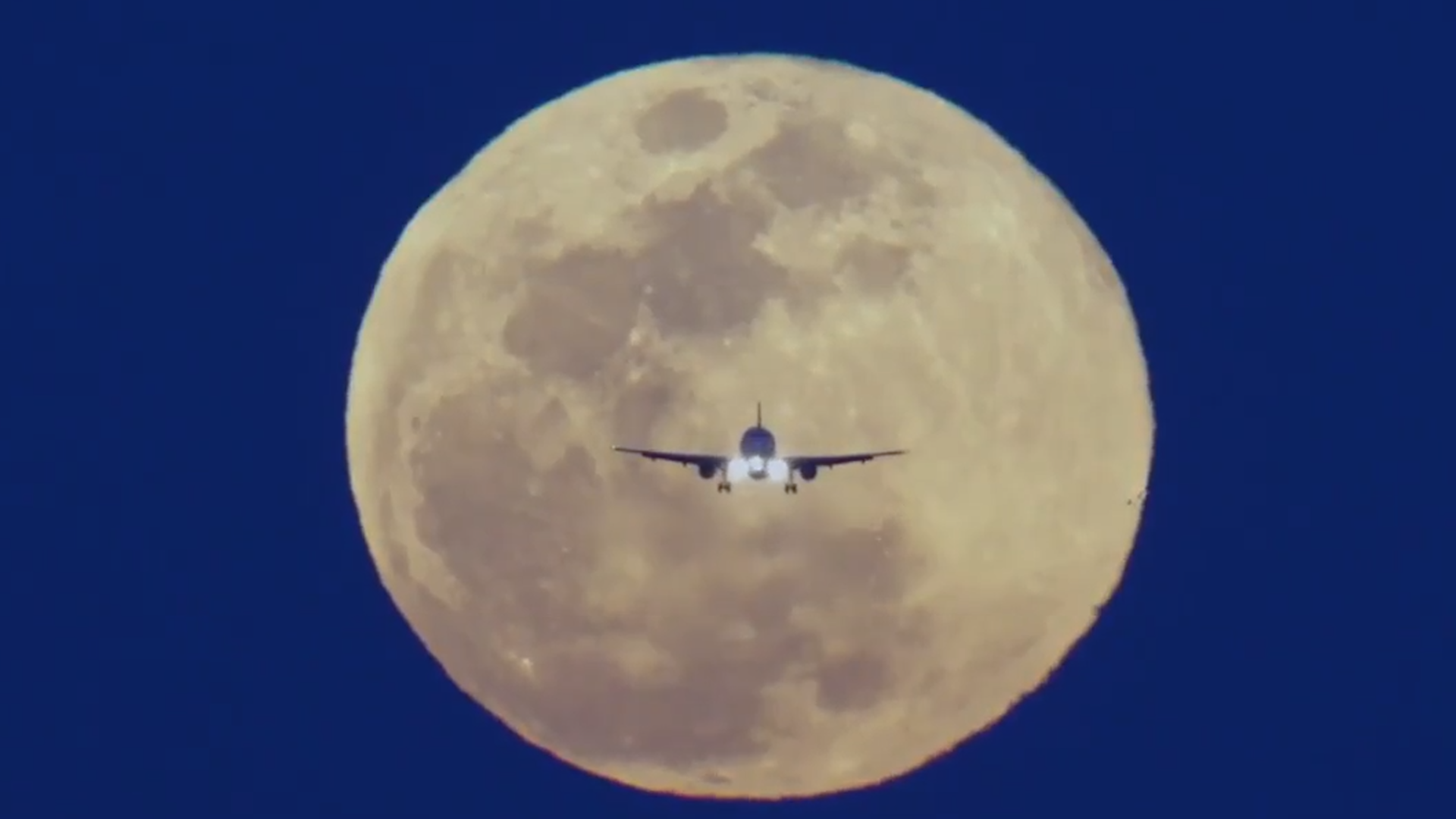 June&rsquo;s Full Strawberry Moon Was a Sight to See