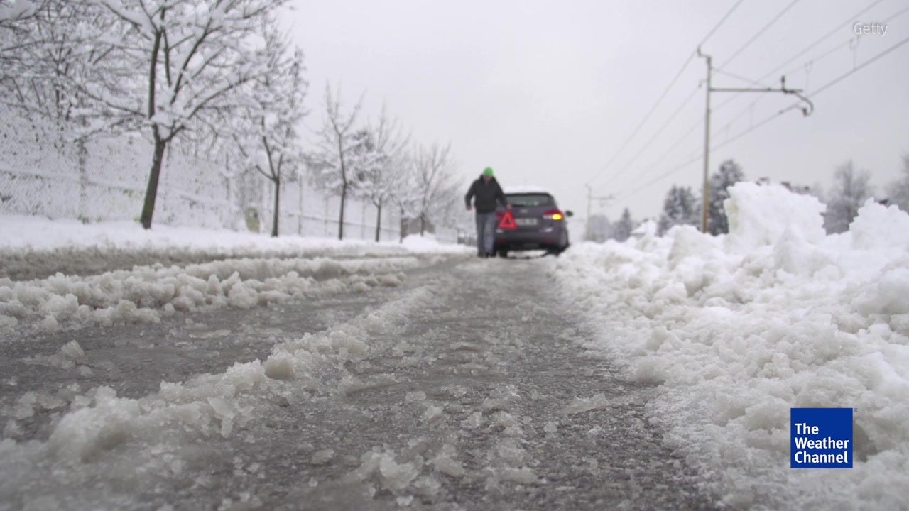 5 Items To Keep In Your Car This Winter The Weather Channel