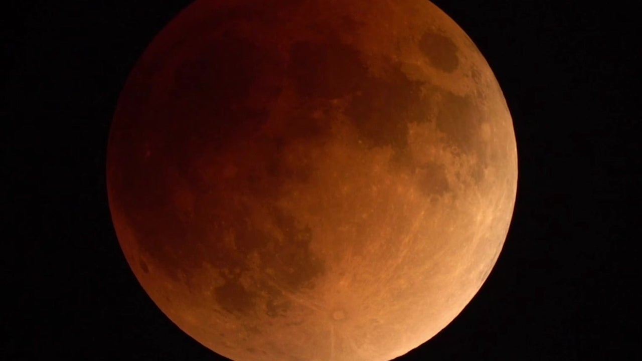 Watch Incredible Timelapse of Lunar Eclipse Videos from The Weather