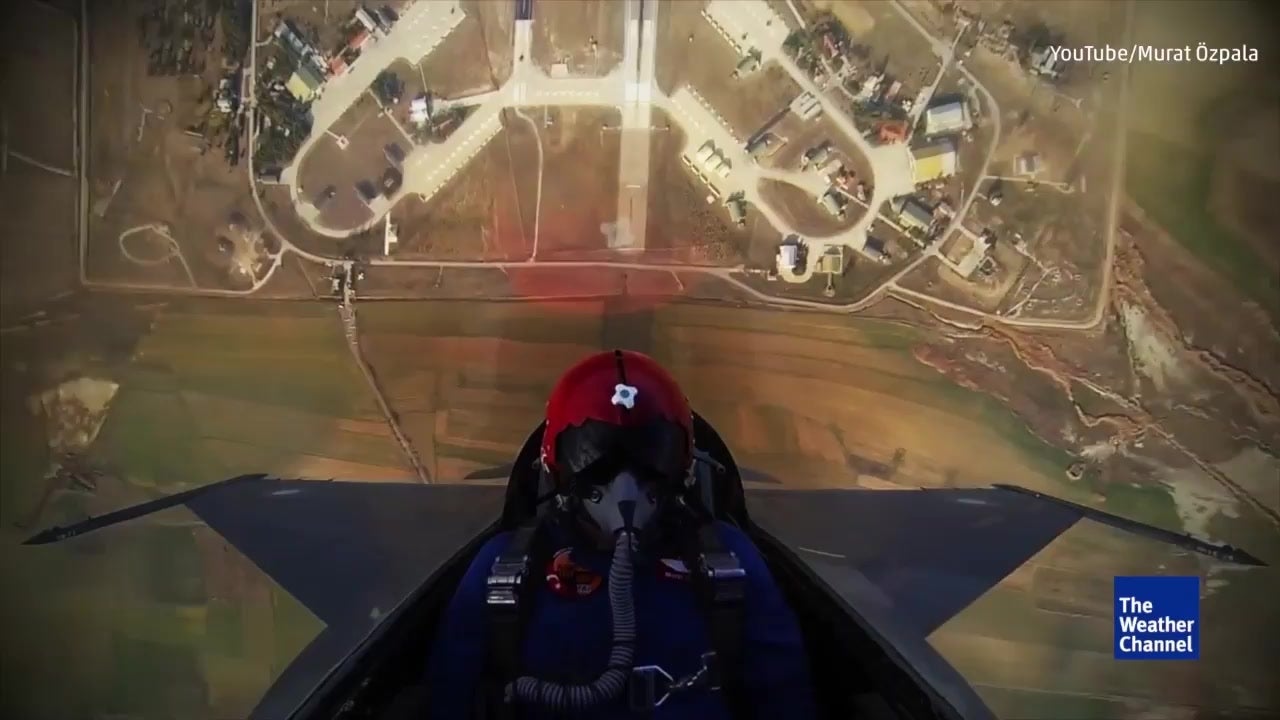 F-16 Climbs 15,000 Feet in 45 Seconds