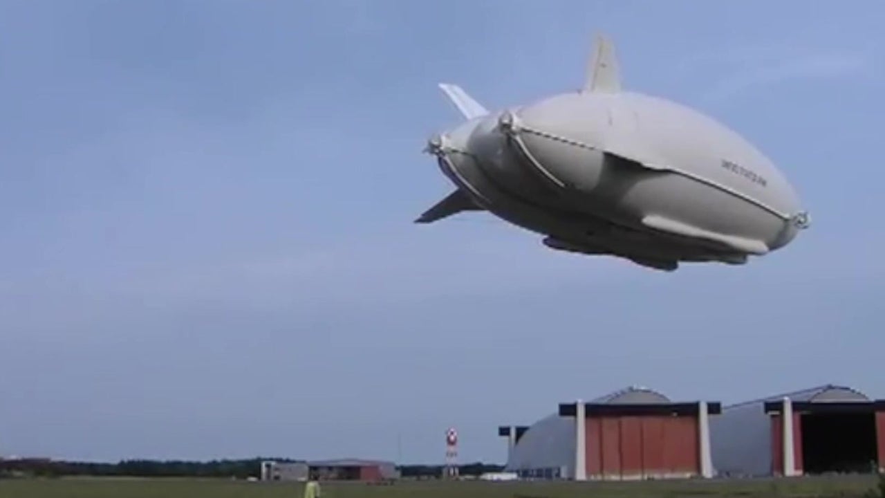World&rsquo;s Largest Aircraft Takes Flight