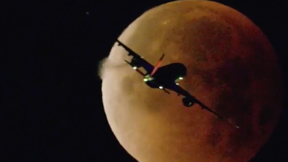 How Delta Got Viral Shot in Front of Super Blue Blood Moon Eclipse