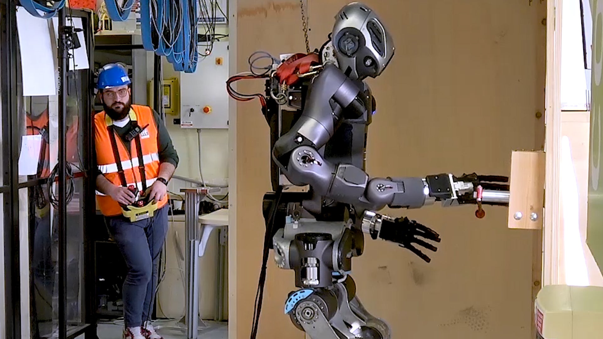 Disaster Robot Operates Fire Extinguisher The Weather Channel