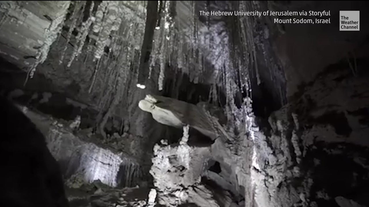 Descubren la cueva de sal más grande del mundo Videos de The Weather