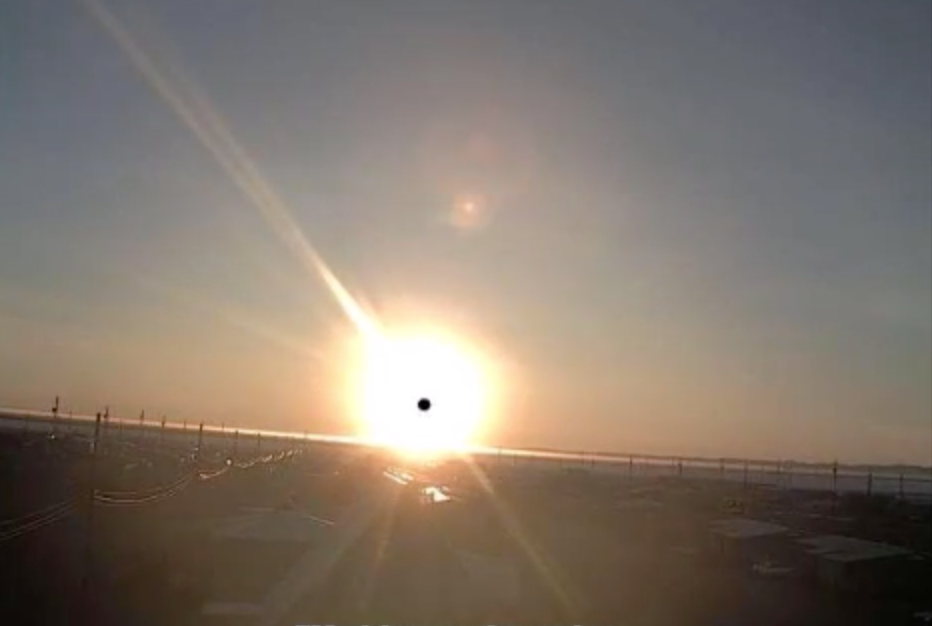 Watch Timelapse of Midnight Sun in Alaska Videos from The Weather